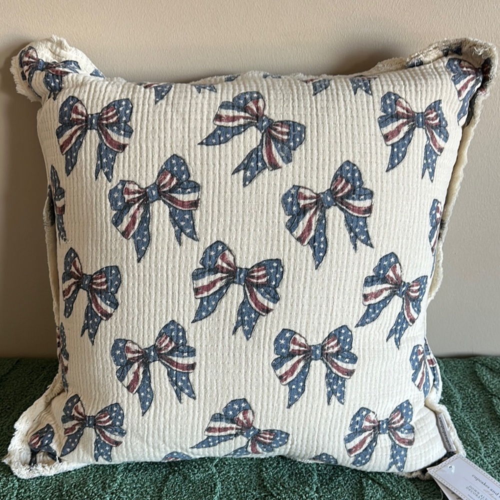 Cupcakes and Cashmere American Flag 🇺🇸 Pillow Red White & Blue Bow NEW!